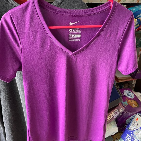 Nike Dri-Fit T shirt "The Nike Tee" - Picture 1 of 6